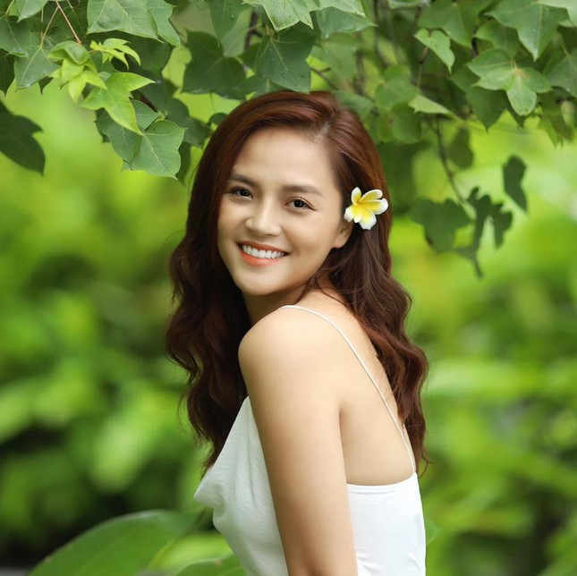 Nhan sac doi thuc cua dan my nhan phim truyen hinh gio vang VTV-Hinh-4