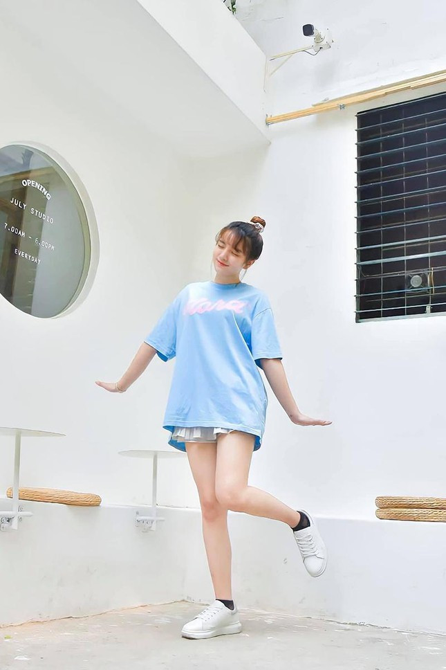 Nu sinh khoa Dieu duong dam me nghe thuat, so huu nhieu ban cover-Hinh-3