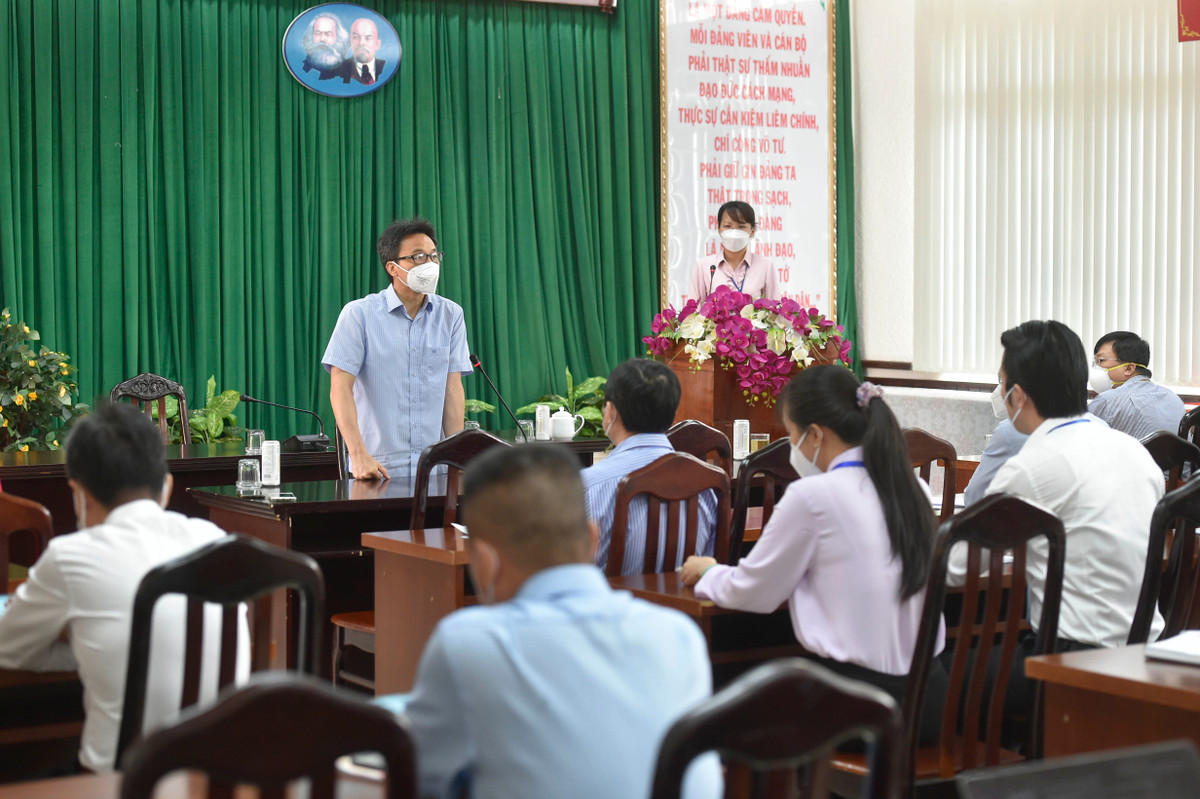 Chuan bi ky phuong an tung buoc mo lai hoat dong kinh te