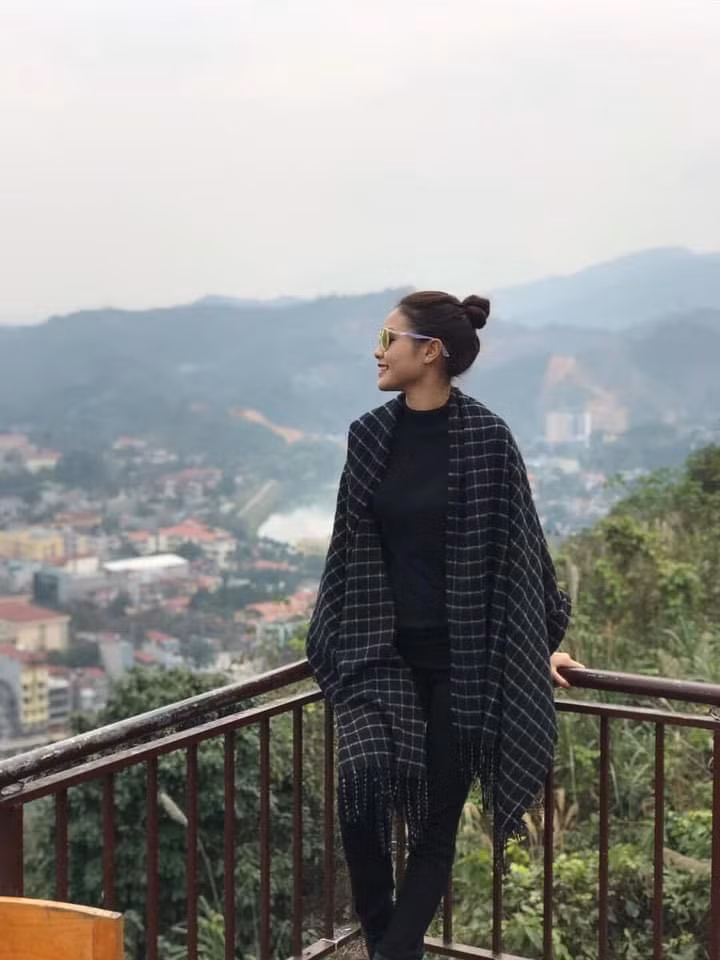 Trong cuộc sống, Khánh Linh khá kín tiếng.