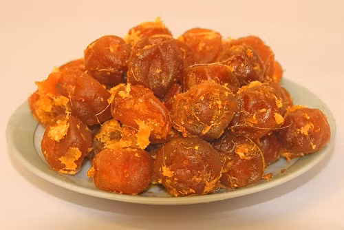 Cách dùng ô mai mơ chữa bệnh rất đơn giản, mỗi ngày chỉ cần 4 - 8g dạng thuốc sắc uống hoặc viên ngậm.