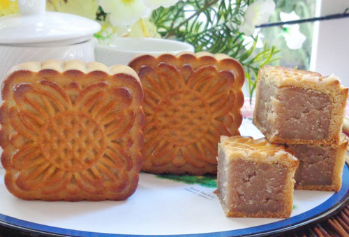 Bánh trung thu nhân hạt dẻ. Ảnh: Báo phụ nữ.