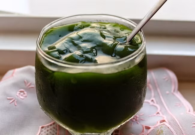 Vì đây là những vị thuốc “mát” nên thạch xanh có tác dụng thanh nhiệt, giải độc làm mát cơ thể rất tốt.