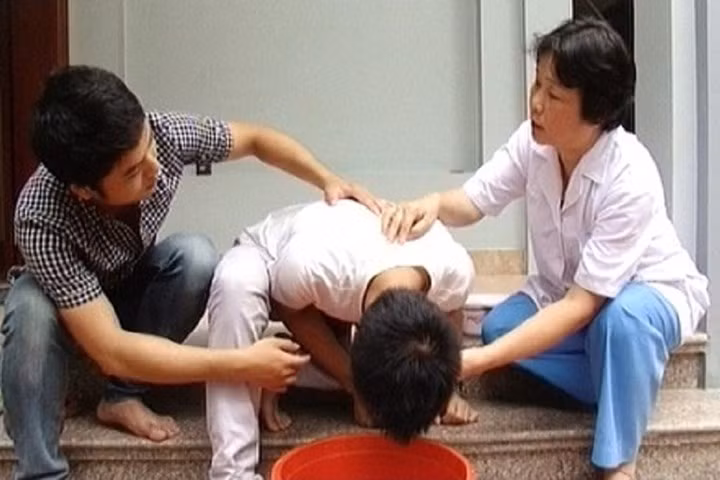 Nếu muốn tiêu độc, lợi tiểu, bạn có thể dùng rễ và lá sung kết hợp rễ lá vả sắc lấy nước uống nhiều lần trong ngày sẽ cho tác dụng tốt.