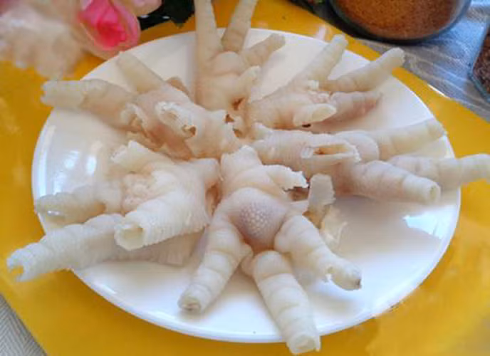 Chân gà rút xương thành phẩm.