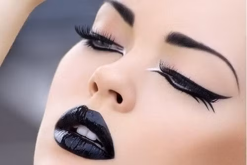  Son môi thâm chính màu môi được nhiều sao Việt mê thích, ưu ái sử dụng khi muốn trở nên sành điệu, nổi bật và khẳng định cá tính bản thân.