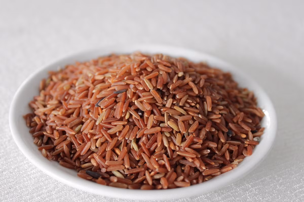 Loại gạo này giúp điều hòa huyết áp, làm giảm lượng cholesterol xấu, ngăn ngừa các bệnh về tim mạch.