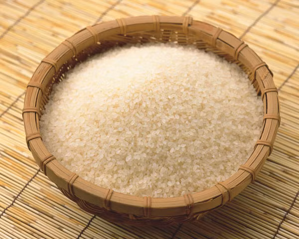 Đặc biệt, khi dùng gạo nấu cháo trắng sẽ giúp giải cảm và giải tỏa cơn khát, tránh mất nước.