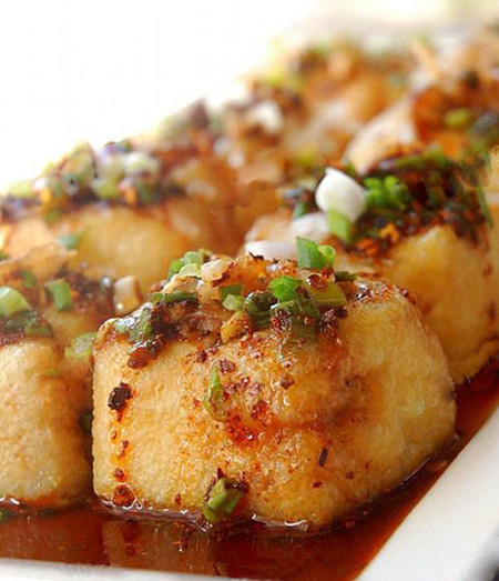 Đậu phụ nhồi miến xốt cay: Món này lại rất hợp để ăn kèm với cơm nóng ngày se lạnh. Ảnh: Ohxinh.