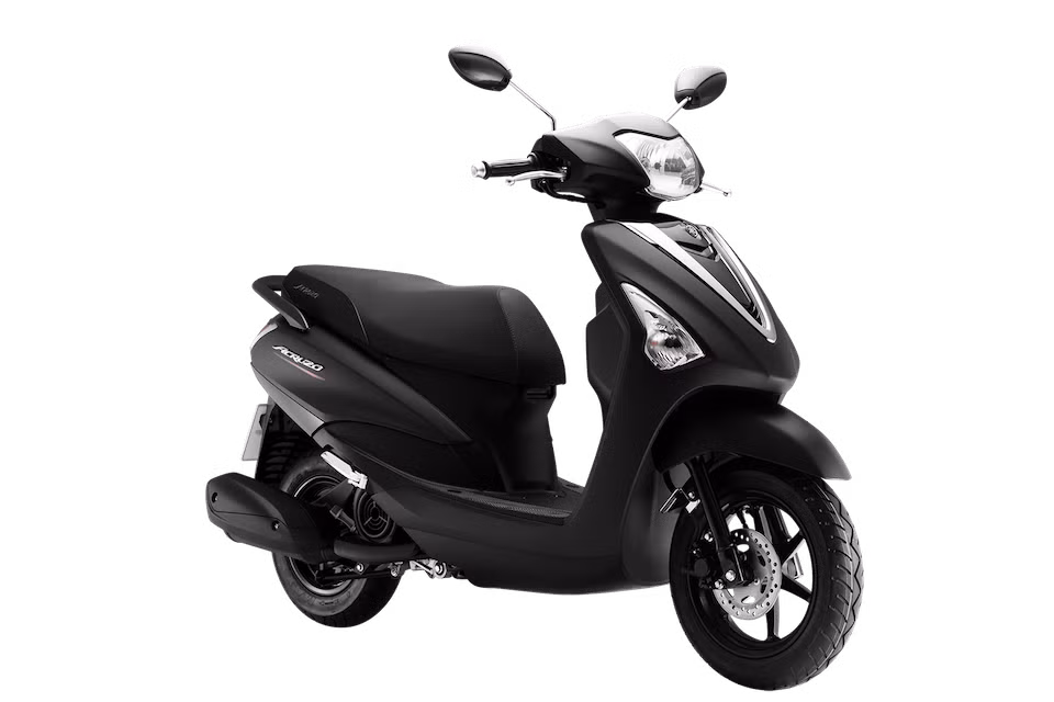 Acruzo 125 được lấy cảm hứng từ “người anh em” Grande, được Yamaha định hướng chủ yếu tới đối tượng là khách hàng nữ. Thiết kế của Acruzo nổi bật với mặt nạ trước lớn dạng chữ V lớn, đi kèm là đường viền mạ crôm sáng chạy dọc theo đầu xe. Cụm đèn pha halogen lớn, trong khi cặp đèn xi-nhan ôm gọn vào yếm trước của xe.