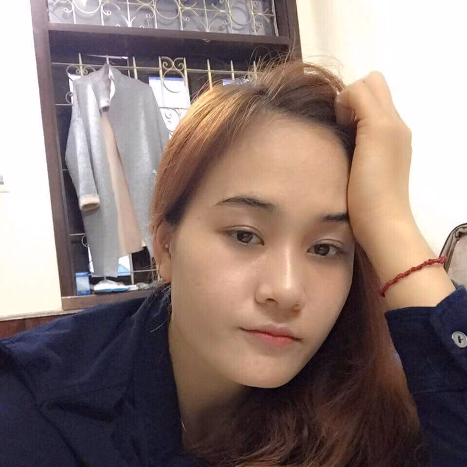 Trên Facebook có khá nhiều fanpage của Linh Chi được người hâm mộ mở ra, cập nhật hình ảnh trong các giải đấu và nhiều khoảnh khắc đời thường của VĐV 9X xinh đẹp này.