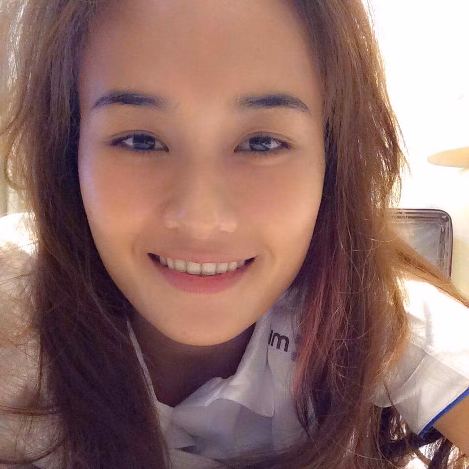 Linh Chi nhận được rất nhiều sự quan tâm của người hâm mộ bóng chuyền. Hiện nay, cô cũng là một trong những VĐV bóng chuyền Việt Nam có nhiều fan nhất.