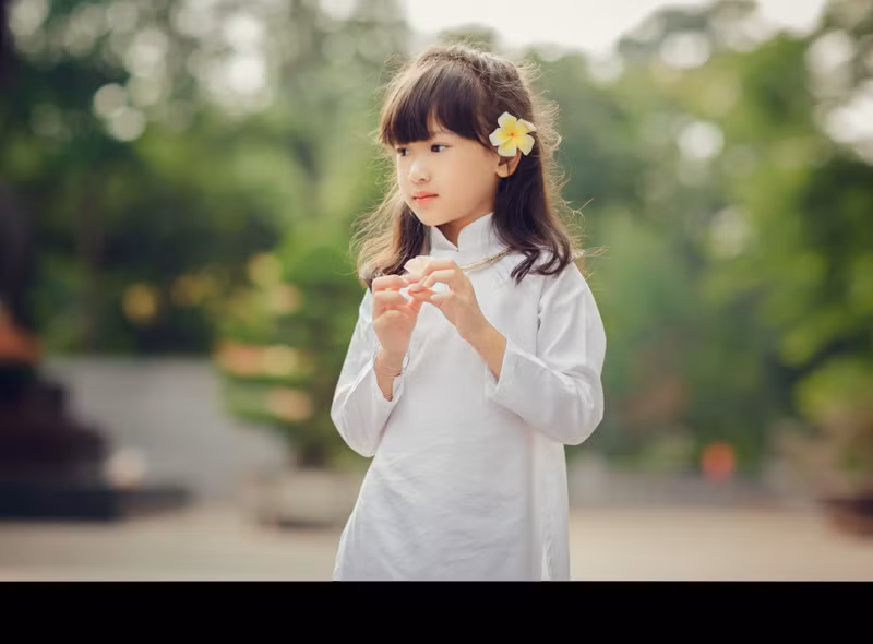 Xuất hiện trên một số fanpage về nhiếp ảnh, mẫu nhí 6 tuổi Gia Hân đang được một số dân mạng, phó nháy nghiệp dư hỏi thăm và bày tỏ mong muốn được gặp và chụp ảnh bé một lần.