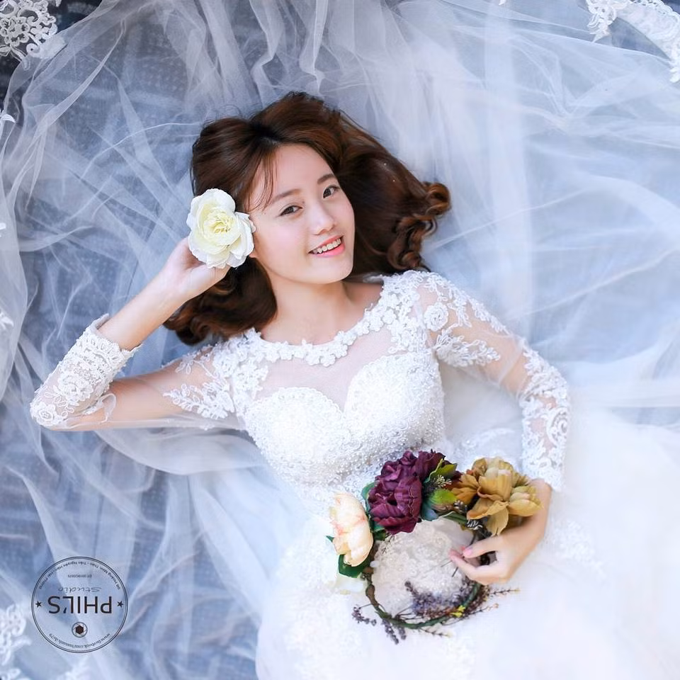 Tuy nhiên, vốn có thiện cảm với nữ ca sĩ người Hàn Quốc nên Hương Linh cũng không phủ nhận niềm vui, một chút hãnh diện khi bản thân được so sánh với Yoona – cô ca sĩ có sức hút bậc nhất của nhóm SNSD.