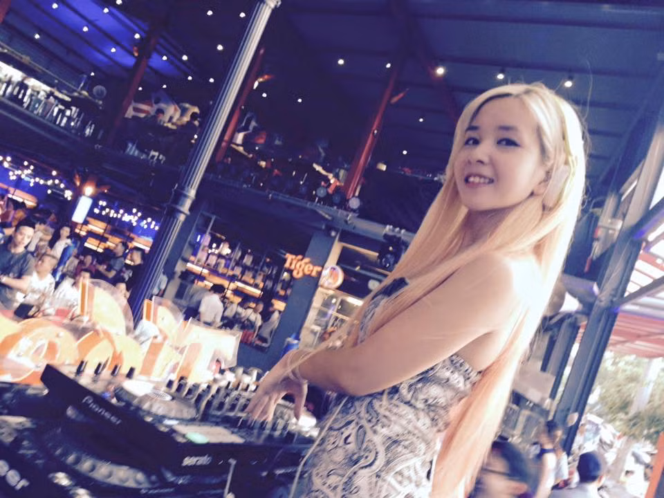 Thời gian gần đây, khán giả truyền hình thường xuyên thấy Thu Ly xuất hiện trong chương trình Bữa trưa vui vẻ của VTV3 trong vai trò DJ. Sự xuất hiện của Thu Ly trong một vài số chương trình đã mang đến không khi vui vẻ, sôi nổi, hấp dẫn khán giả trẻ.