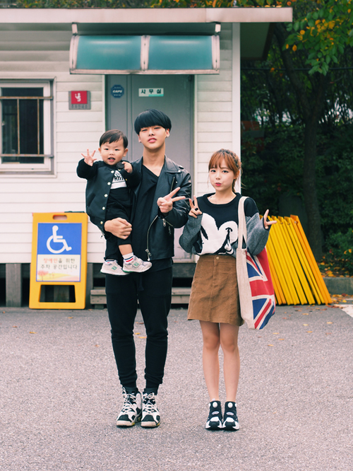 Hong Yong Ki và Lee Se Yong đến với nhau và trở thành một trong những cặp đôi hot girl, hot boy nổi tiếng bậc nhất xứ củ sâm. Chuyện tình đẹp với phi công trẻ của Hong Yong Ki từng gây “bão” trên mạng xã hội Hàn Quốc trong một thời gian dài.