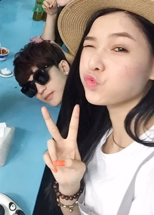 Thời điểm đó Kỳ Hân khẳng định cô và Bê Trần không có quan hệ yêu đương, họ coi nhau là bạn và Kỳ Hân cũng đã phải chịu khá nhiều chỉ trích từ những người yêu mến cặp đôi Bê Trần - Quỳnh Anh Shyn.