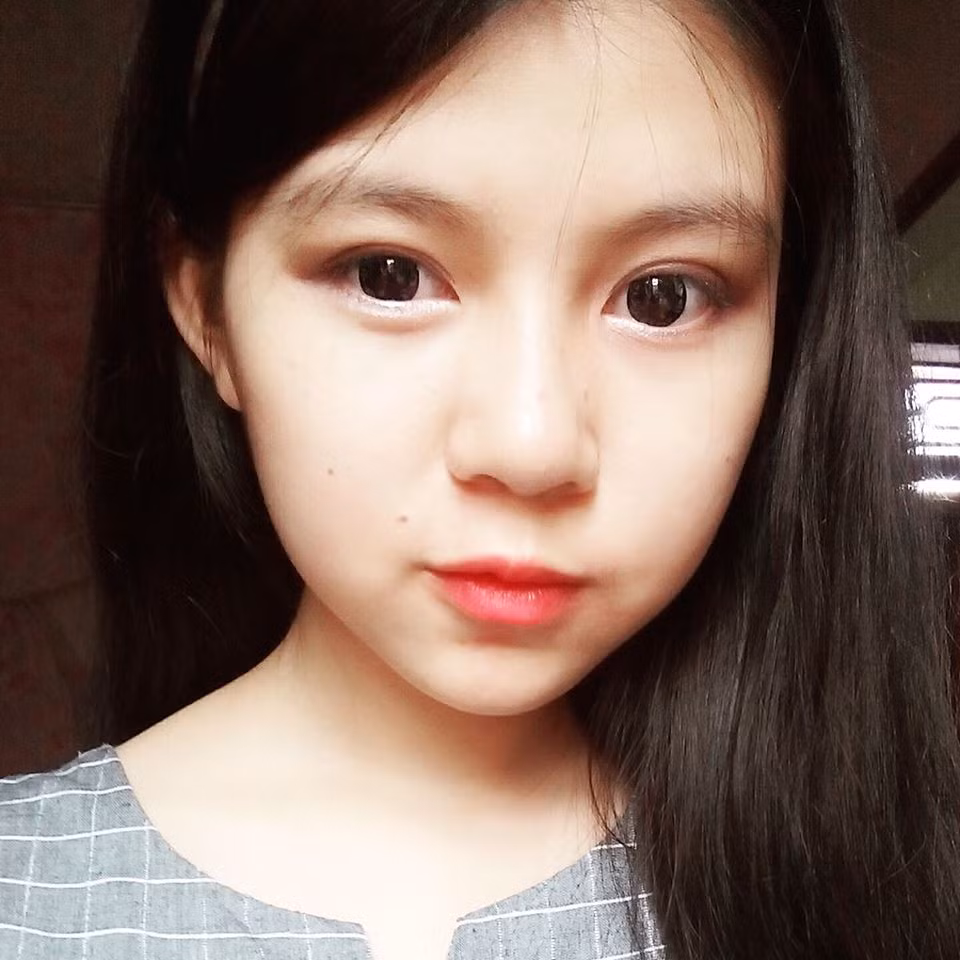 Vừa tốt nghiệp cấp 2, chuẩn bị bước vào một ngôi trường mới nên Phương Oanh muốn tập trung toàn bộ thời gian, công sức cho việc học. Ước mơ của Phương Oanh hiện tại là học thật giỏi, tốt nghiệp đại học, không phải trở thành người mẫu như một số bạn bè động viên.