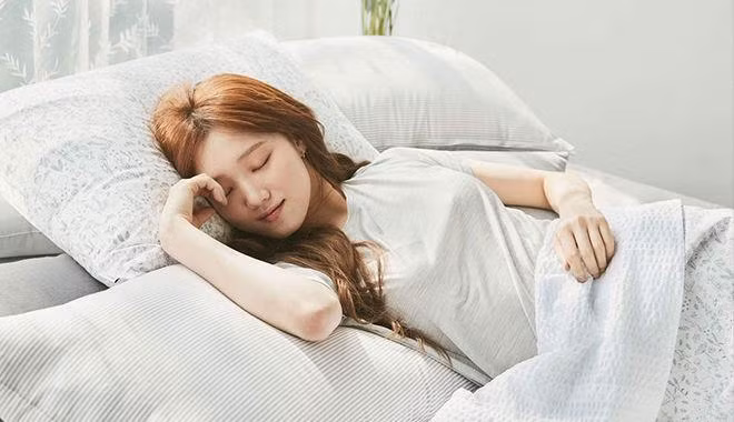 Bí quyết đơn giản giúp giảm quầng thâm mắt - Hình 7 Bi quyet don gian giup giam quang tham mat-Hinh-7