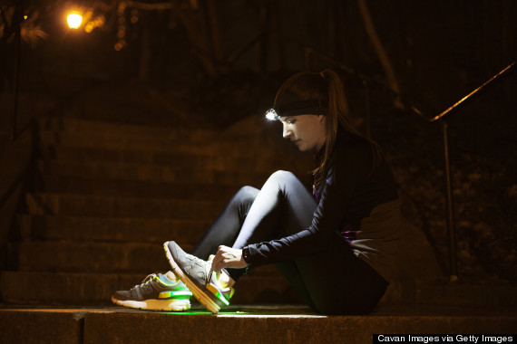 Các nghiên cứu khoa học đã chứng minh dù tập buổi sáng hay chiều hoặc tối đều có tác dụng tốt với giấc ngủ. Tuy nhiên, nếu tập cường độ nặng và tập quá khuya có thể sẽ ảnh hưởng tới ngủ.