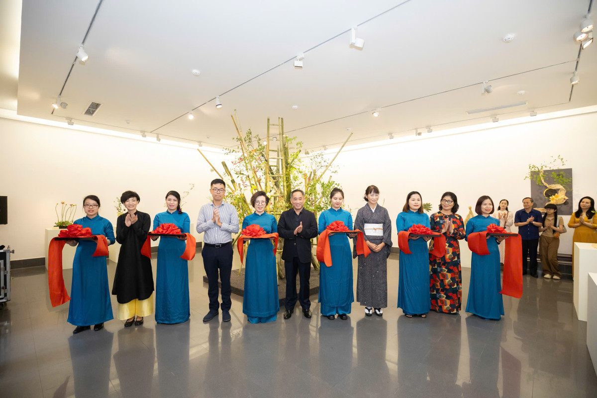 Thong diep y nghia tu Nghe thuat cam hoa Ikebana tai trien lam 