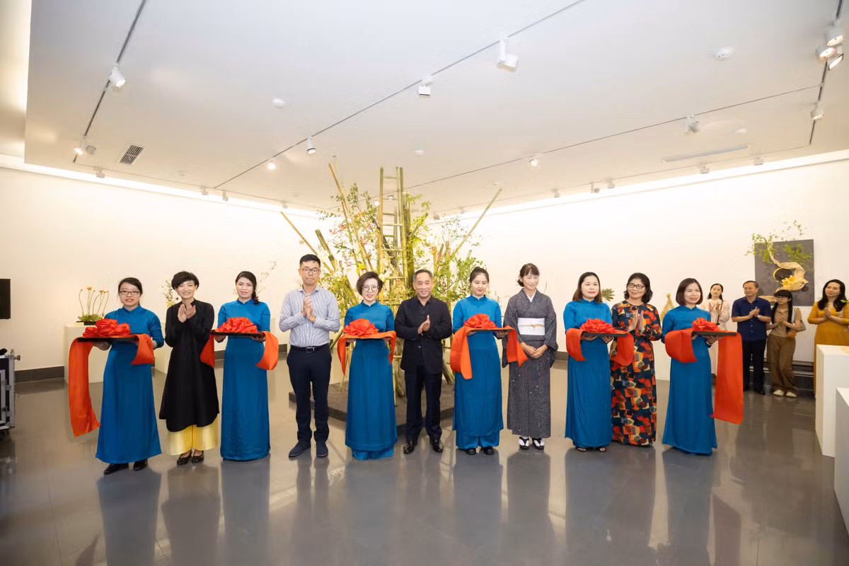 Thong diep y nghia tu Nghe thuat cam hoa Ikebana tai trien lam 