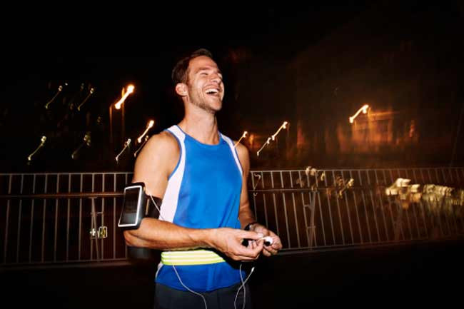 7 ly do ban nen can nhac tap the duc buoi toi-Hinh-2