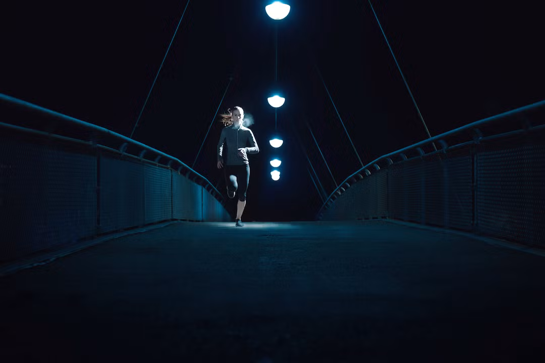 7 ly do ban nen can nhac tap the duc buoi toi-Hinh-6