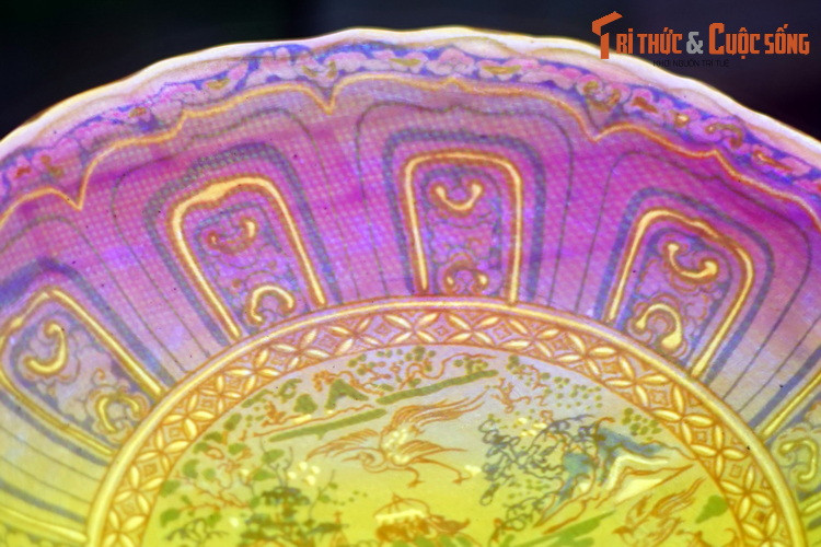 Các loại đồ gốm sứ quý hiếm này phần nhiều chỉ tìm thấy các mảnh vỡ nhỏ. Dựa trên các nguồn tư liệu hiện có, các chuyên gia gốm cổ Việt Nam có thể tái tạo lại hình dạng và một số đồ án hoa văn...