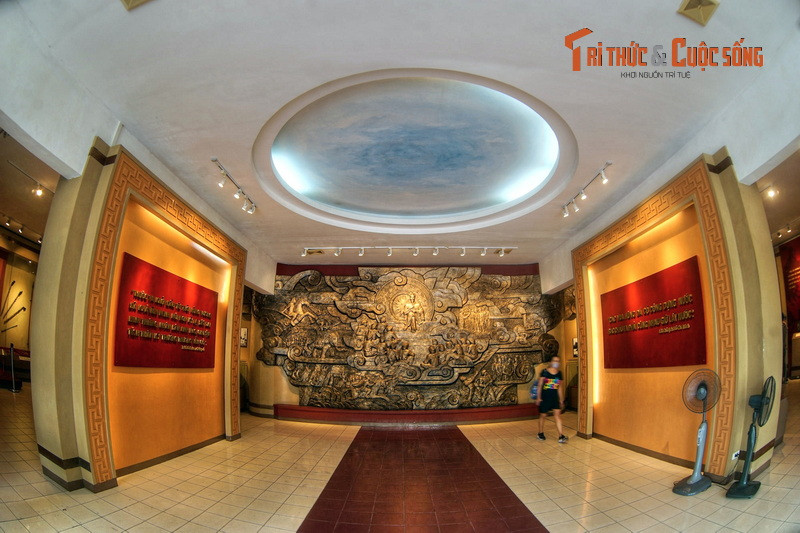 Ngày nay, khu nhà có tuổi đời lâu nhất nhì Hà Nội này là nơi lưu giữ hàng trăm hiện vật, tái hiện một cách sinh động lịch sử dựng nước và giữ nước của dân tộc Việt Nam, thu hút đông đảo du khách trong và ngoài nước đến tham quan, nghiên cứu...