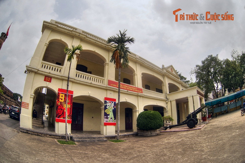 Nhìn chung thì đây là phong cách mang tính công năng, không chú trọng về mặt thẩm mỹ, ít giá trị về kiến trúc so với những công trình xây sau này. Tuy vậy, chúng là đại diện cho một giai đoạn sơ khởi của kiến trúc Pháp ở Hà Nội nên cần được tôn trọng ở một mức độ nhất định.