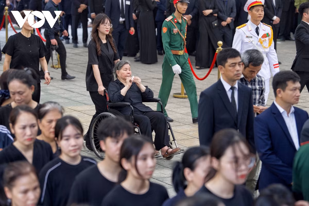 [TRUC TIEP] Le vieng Tong Bi thu Nguyen Phu Trong ngay 26/7: 