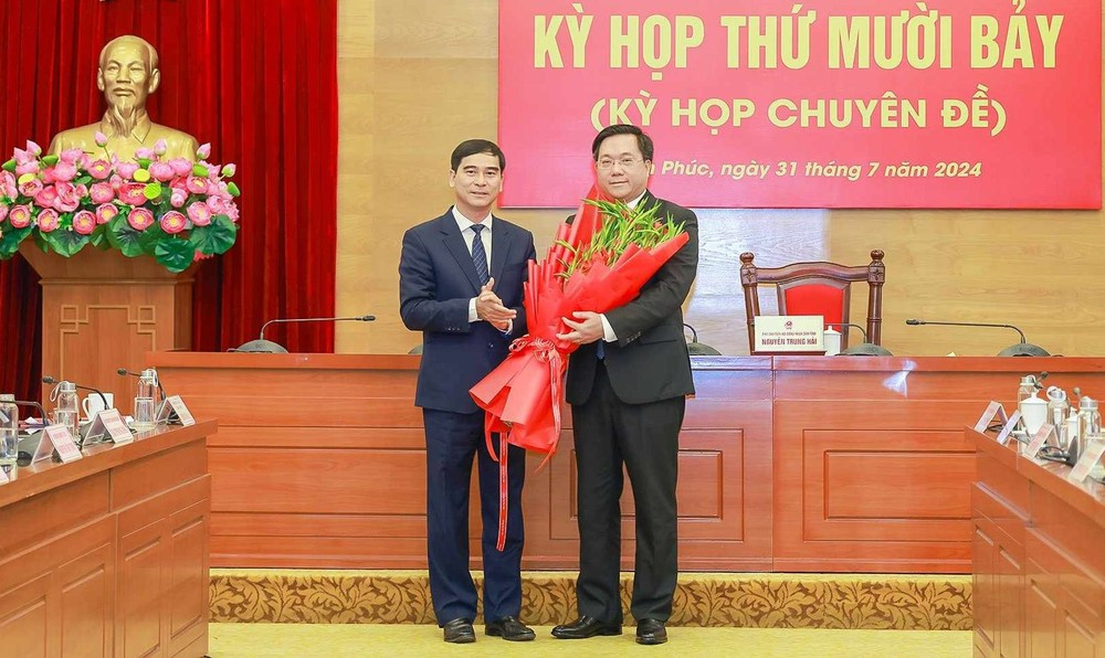 Vinh Phuc co tan Chu tich UBND tinh