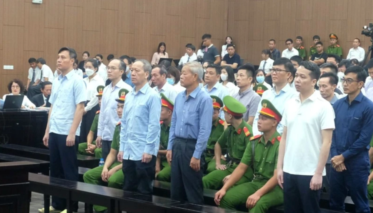 Cựu lãnh đạo HOSE: Không biết thông tin sai lệch trong hồ sơ niêm yết Cuu lanh dao HOSE: Khong biet thong tin sai lech trong ho so niem yet