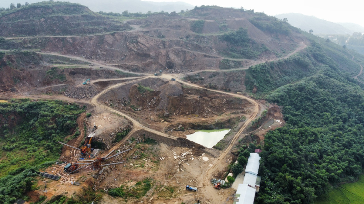 Đường Hoà Lạc – Hoà Bình “gánh” xe có dấu hiệu quá tải từ mỏ đá - Hình 3 Duong Hoa Lac – Hoa Binh “ganh” xe co dau hieu qua tai tu mo da-Hinh-3