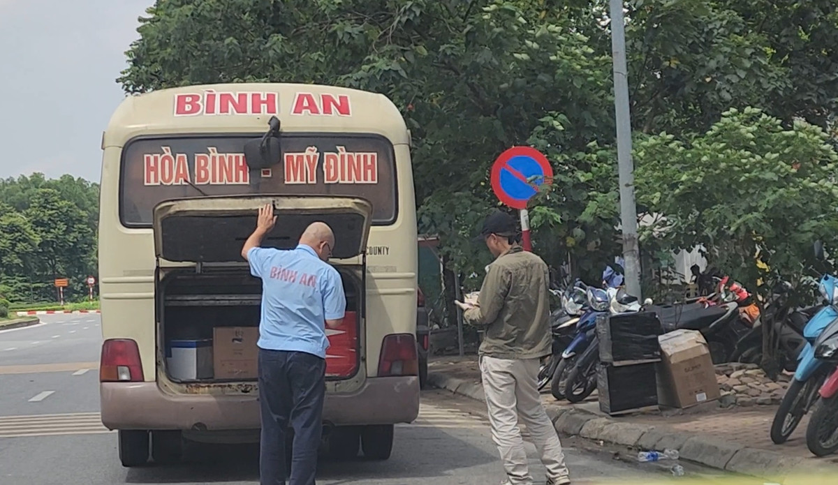 Nghi nhà xe Bình An phá luồng tuyến, bắt khách trên cao tốc, bỏ bến đích Nghi nha xe Binh An pha luong tuyen, bat khach tren cao toc, bo ben dich