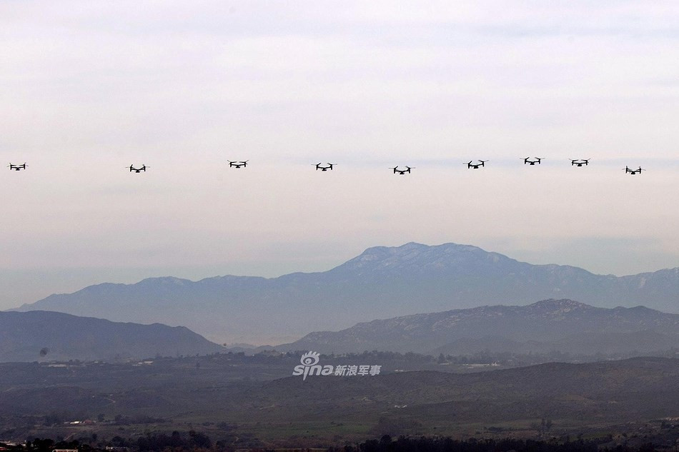 Ngoài ra chúng có thể cẩu cơ động các loại lựu pháo và xe thiết giáp hạng nhẹ.