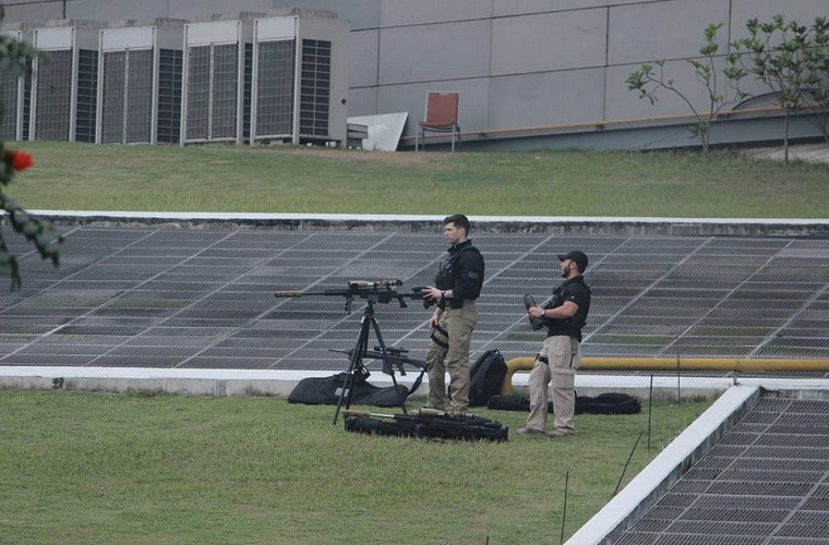 Theo giới thiệu của Thủy quân Lục chiến Mỹ, súng trường bắn tỉa chính xác Mk 13 Mod 7 là một trong hai mẫu súng đang được lực lượng thử nghiệm, khẩu còn lại là M110A1.