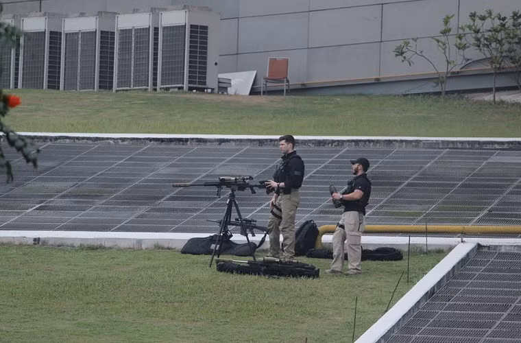 Theo giới thiệu của Thủy quân Lục chiến Mỹ, súng trường bắn tỉa chính xác Mk 13 Mod 7 là một trong hai mẫu súng đang được lực lượng thử nghiệm, khẩu còn lại là M110A1.