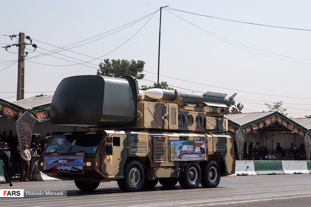 Mặc dù vậy Iran cũng cần thận trọng, bởi nếu tình hình vượt quá kiểm soát thì Tổng thống Trump sẽ không thể đứng yên mà không can thiệp, bởi khi đó uy tín của ông ta sẽ sụt giảm nghiêm trọng.