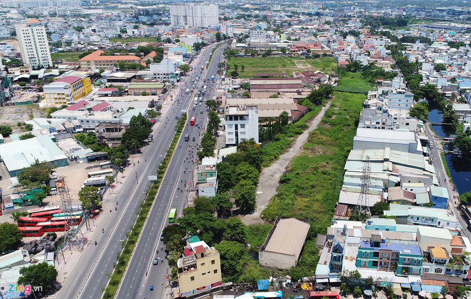 Cách mặt tiền khu đất này khoảng hơn 100 m là khu đất có diện tích hơn 14.000 m2 tại 538 Kinh Dương Vương với chiều dài từ góc đường tiếp giáp với khu xưởng SINCO.