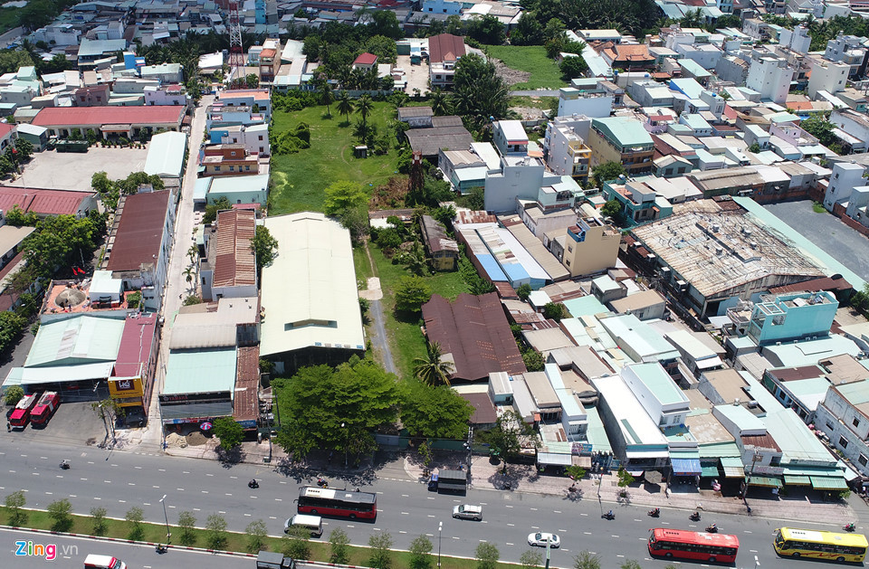 Khu đất 620 mặt tiền đường Kinh Dương Vương, phường An Lạc A, quận Bình Tân, có diện tích hơn 9.000 m2 chủ yếu đang bỏ trống.