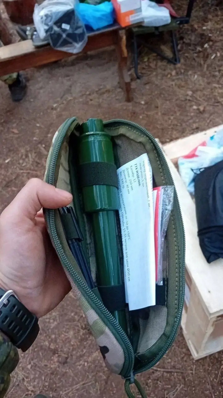 Sản phẩm đi kèm với một túi đựng nhỏ gọn, hướng dẫn sử dụng và bút đánh dấu. Nhà sản xuất bảo hành 100 phát bắn với các loại đạn được khuyến nghị và cảnh báo rằng sử dụng các loại đạn khác có thể gây trục trặc. Ảnh: Topwar. 