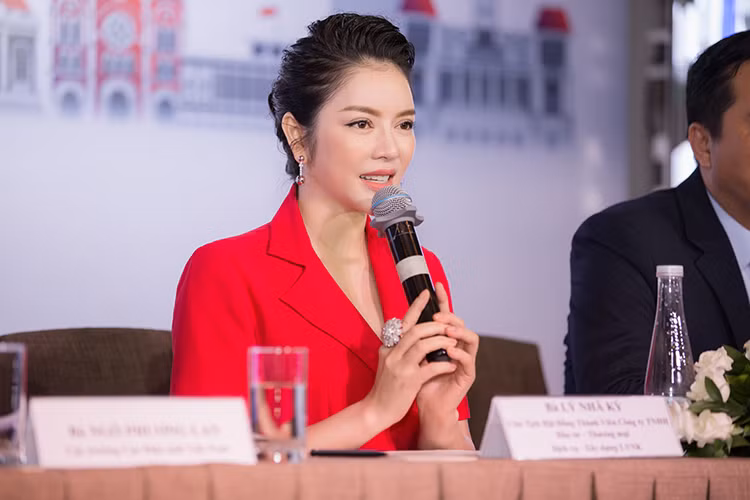 Chương trình quảng bá có kinh phí 1 triệu euro bao gồm đặt 3 bảng quảng cáo trước mặt của một khách sạn 5 sao, đối diện lâu đài Palais des Festivals và thảm đỏ dành cho sao, nhà làm phim, đạo diễn.