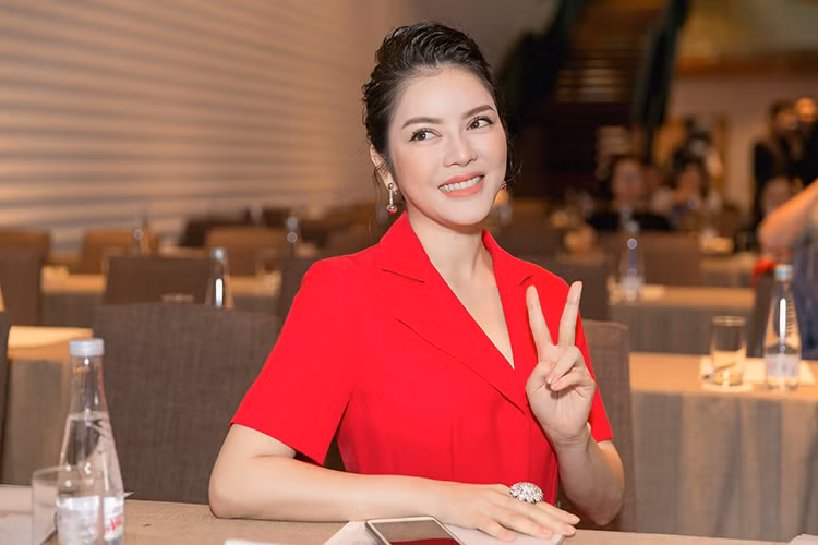 Trong những năm tham dự LHP Cannes, Lý Nhã Kỳ đã gây ấn tượng mạnh mẽ với những nhà tổ chức của liên hoan phim này.