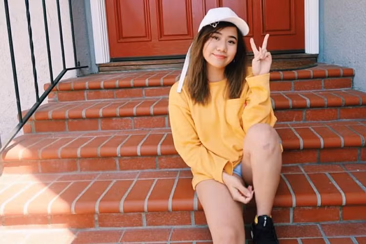 Trong khi Yênli chọn con đường học vấn, Maili quyết định bỏ học đại học giữa chừng để sinh sống và làm việc ở Hàn Quốc. Ảnh: FBNV