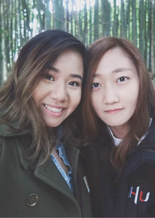 Nữ MC bất ngờ khi biết con gái lớn tự học tiếng Hàn trong 10 năm qua vì giấc mơ được sống và đi làm ở xứ sở kim chi. Ảnh: FBNV