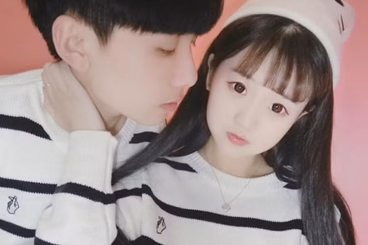 Dương Thanh Ninh cho biết cô rất hồi hộp chờ đời ngày con chào đời còn Vương Nhạc Nhạc bày tỏ đang mong ngóng trở thành bố ở tuổi 19. Ảnh: Ifeng