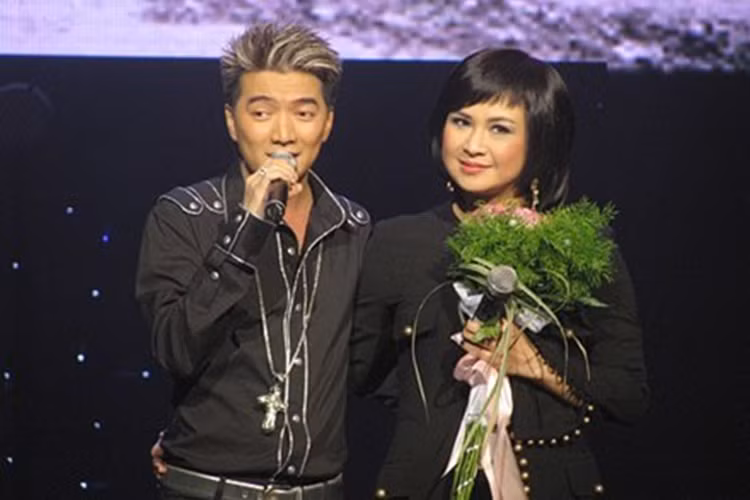 Năm 2012, Đàm Vĩnh Hưng xảy ra hiềm khích với Thanh Lam. Thời điểm đó, Mr Đàm làm huấn luyện viên Giọng hát Việt. Trong một bài phỏng vấn, Thanh Lam thẳng thắn nhận xét về khả năng thị phạm của Đàm Vĩnh Hưng. Ảnh: Zing