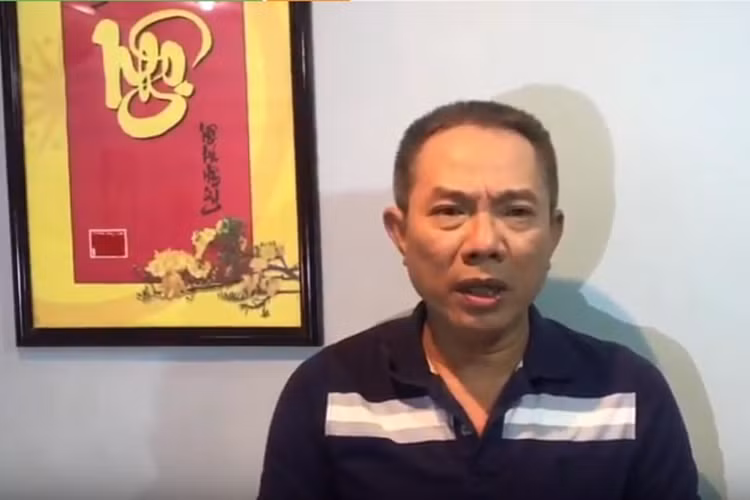 Khán giả chỉ trích Hương Giang Idol đã có câu nói thiếu văn hóa, hỗn hào với nghệ sĩ Trung Dân. Trước áp lực của dư luận, cô công khai xin lỗi bậc tiền bối. Sau đó, nghệ sĩ Trung Dân đã chấp nhận tha thứ cho Hương Giang Idol. Ảnh: Vietnammoi